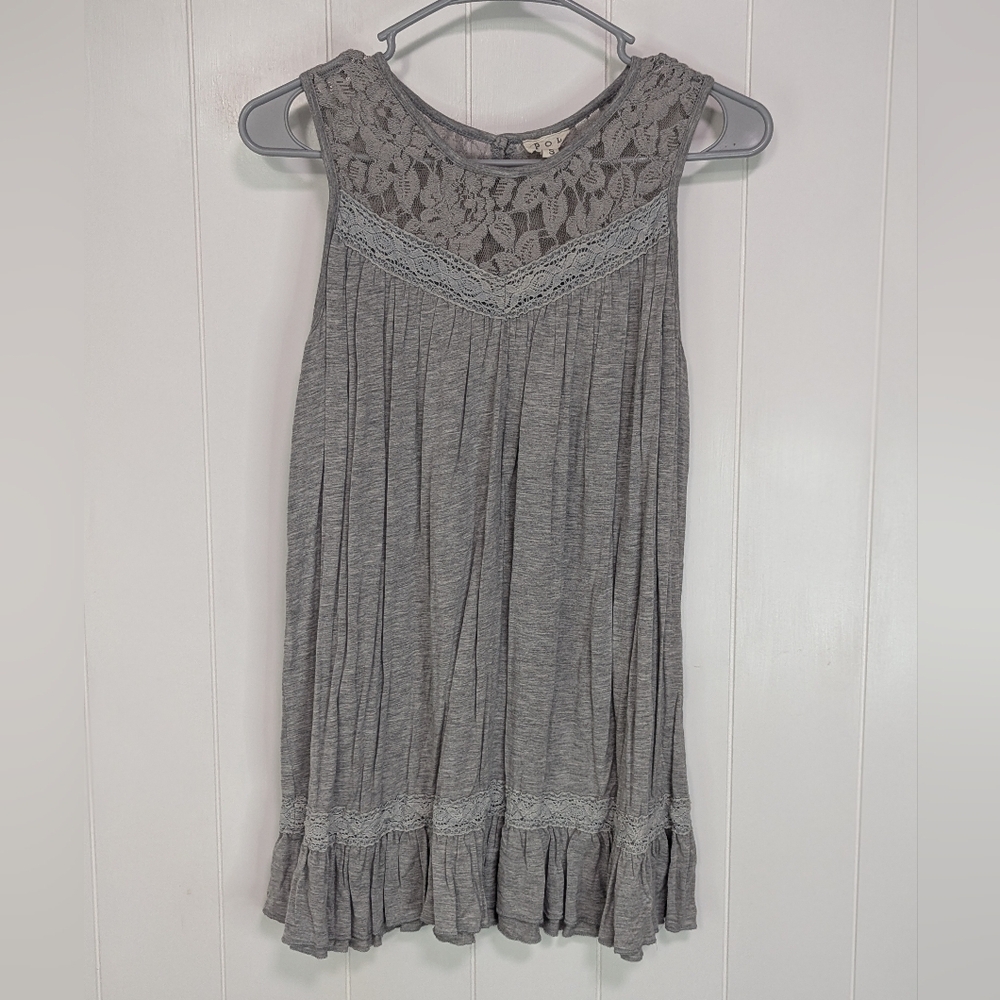 ❤️5/$25 POL Gray Sleeveless Lace Top